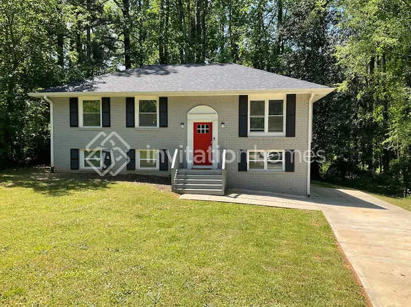 1537 Spruce Ridge Ct, Stone Mountain, GA 30083