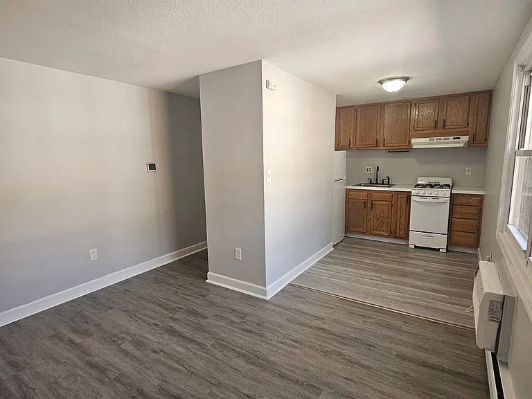 131 Green St #203 — Photo 2