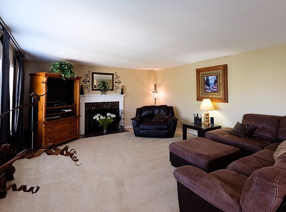 4th image of 768 Long Island Cir