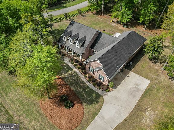 4th image of 301 Old Windmill Rd