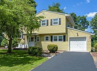 12 Greenbrae Ct, East Brunswick, NJ 08816