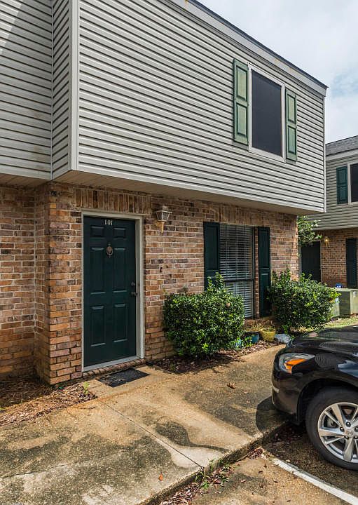 1st image of 100 Winchester Dr APT 101