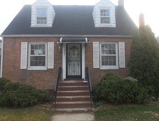1st image of 629 22nd Ave
