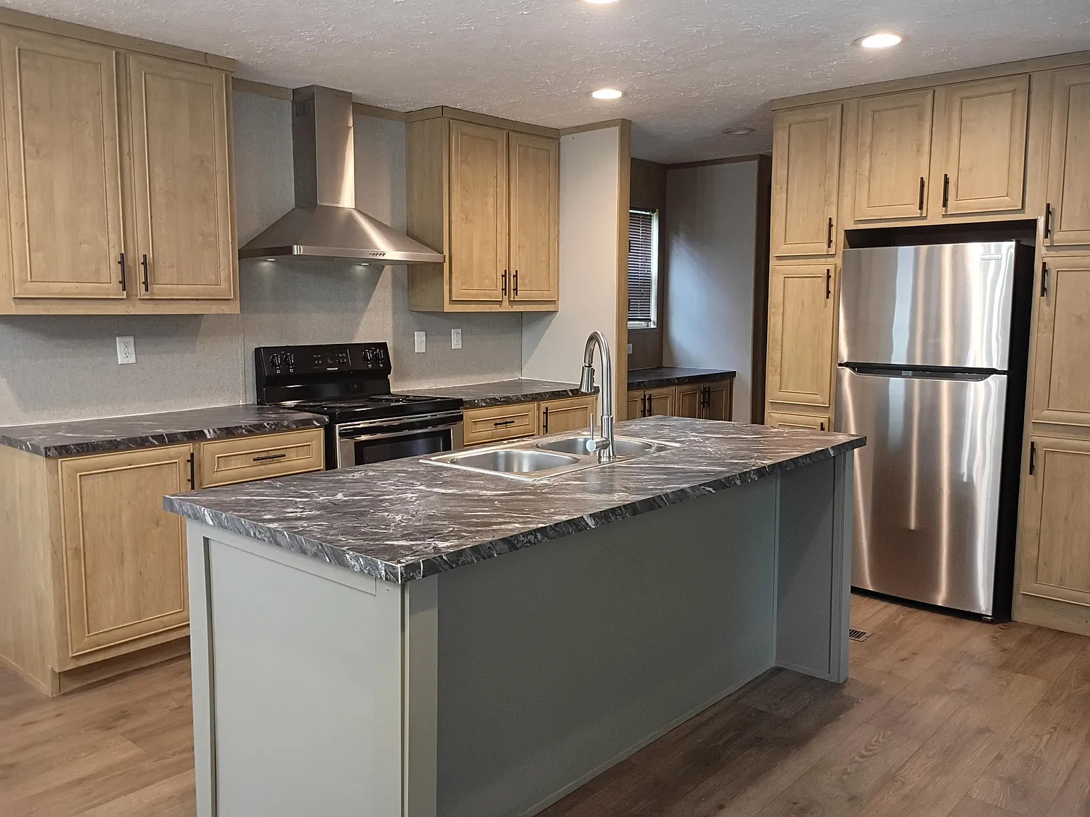 3 bed, 1216 sqft, $950 — Photo 4