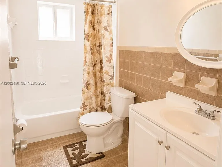 50 W 11th St #1 — Photo 3