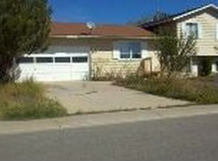 302 W 27th St, Rifle, CO 81650