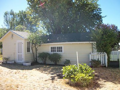 garage w/attached 252 sq craft room