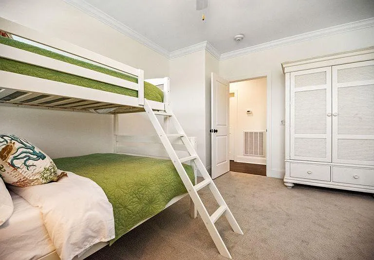 117 Gascoigne Ave #206 — Photo 9