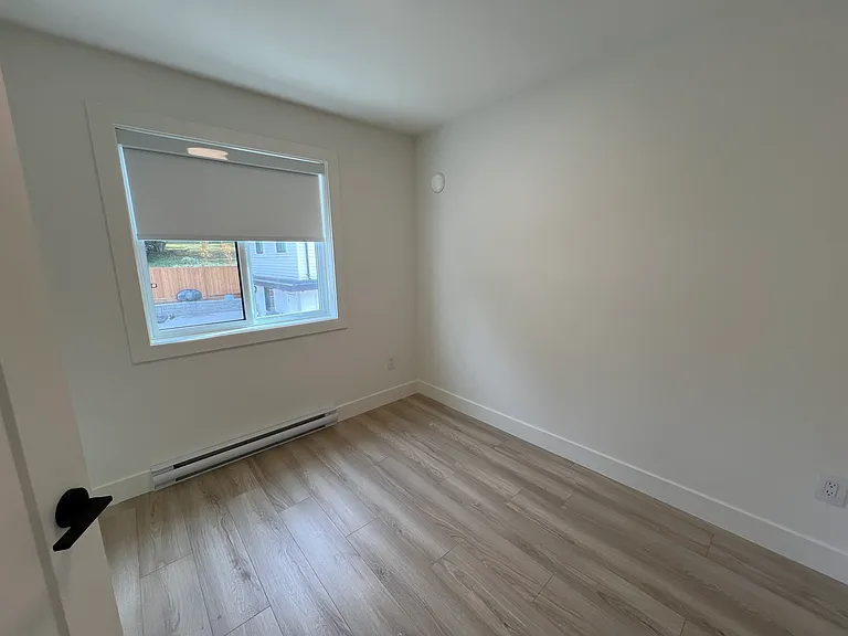 9328 Ebor Rd — Photo 12