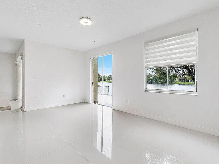 3923 SW 169th Ter — Photo 36