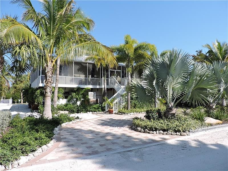 1st image of 390 Kettle Harbor Dr