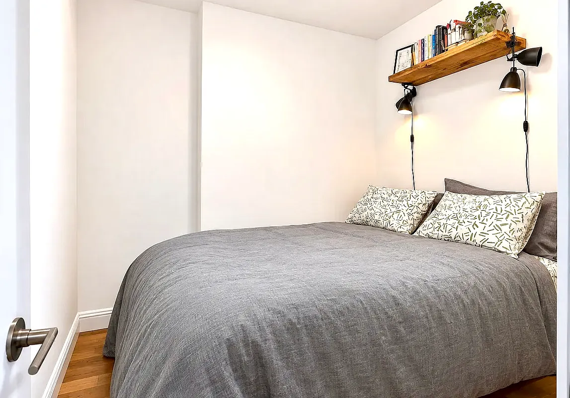 728 Franklin Ave — Photo 3