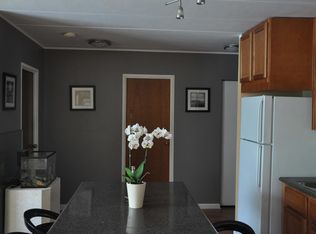 9118 W Elmwood Dr APT 1D, Niles, IL