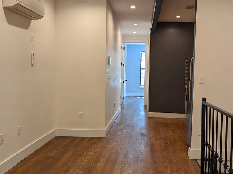 1915 Palmetto St #2 — Photo 11