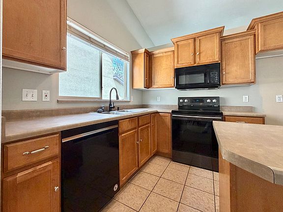 3rd image of 12894 S Cactus Berry Dr