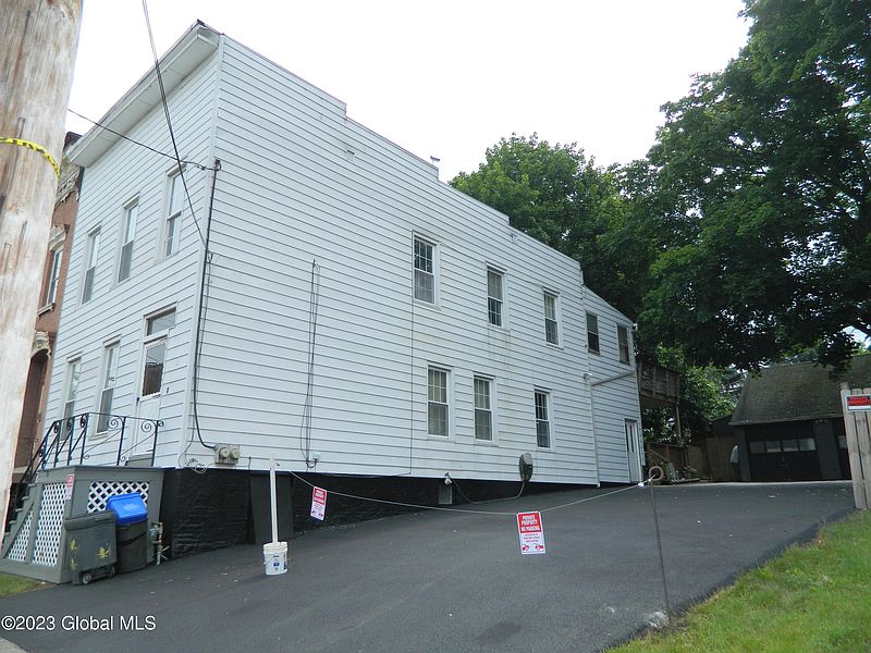 2nd image of 836 2nd Street