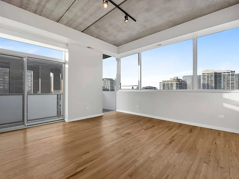 630 N Franklin St #1019 — Photo 10