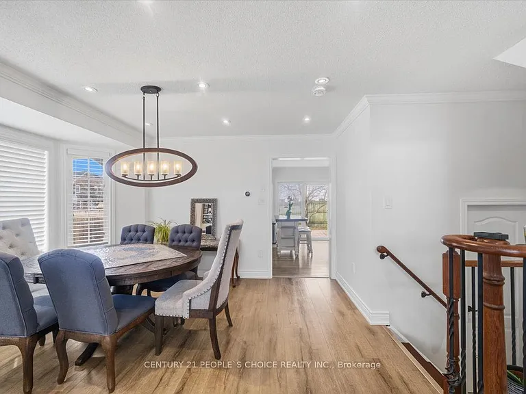 1456 Lyncroft Cres — Photo 22