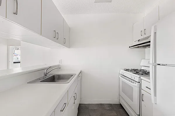 Rented by Compass | media 30