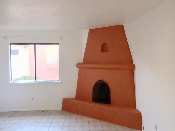 3rd image of 811 Calle Saragosa