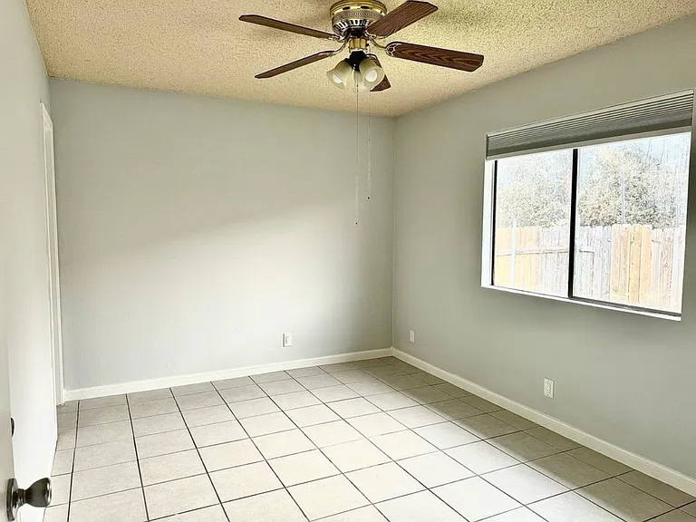 2001 Margalene Way #B — Photo 12