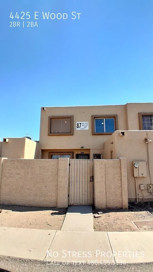 2 Bed Town Home with Wood Floors at 40th St and Broadway! — Photo 2