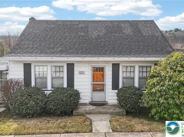 230 W Howard Ave, Coaldale, PA 18218