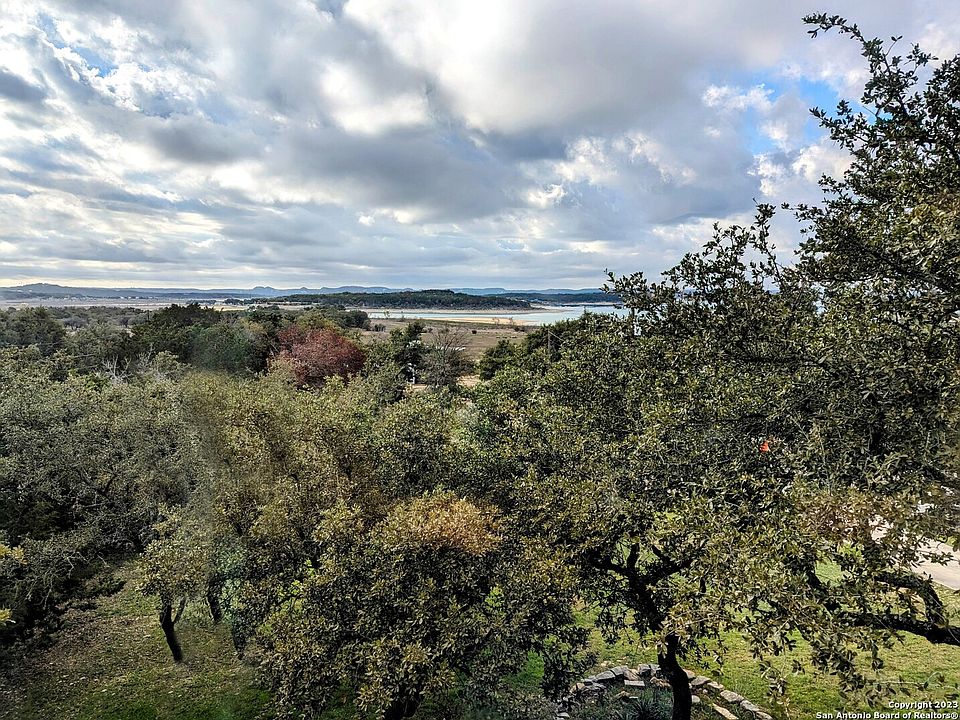 1st image of 1735 Lake Bluff