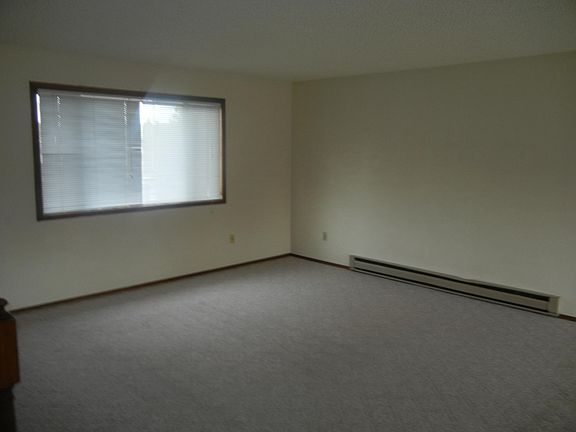 4th image of 20 Hoffman Dr APT 4