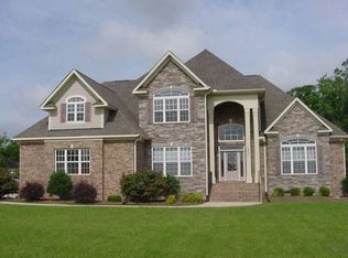 2927 Landing Cir, Grimesland, NC 27837