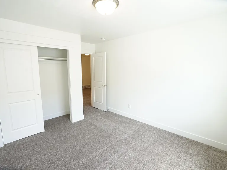 1006 S 200 E — Photo 23