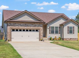 206 Azalea Dr, Oak Grove, KY 42262