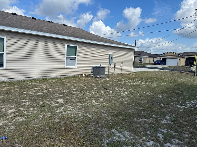 108 Tulip Ln — Photo 8