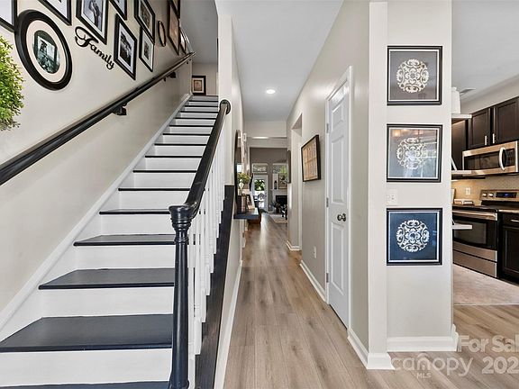 2nd image of 1644 Backcreek Ln