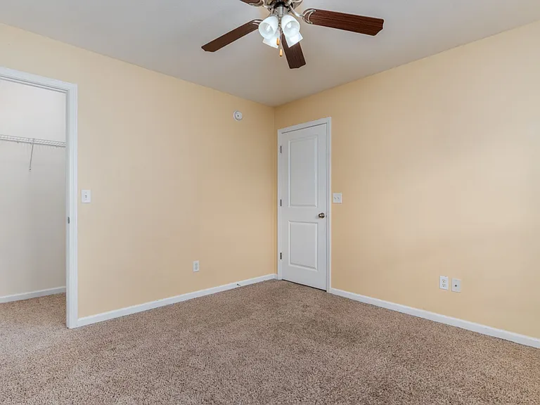 262 Whitton Ln — Photo 16