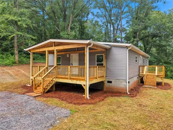 2218 Old Scenic Dr, Villa Rica, GA 30180