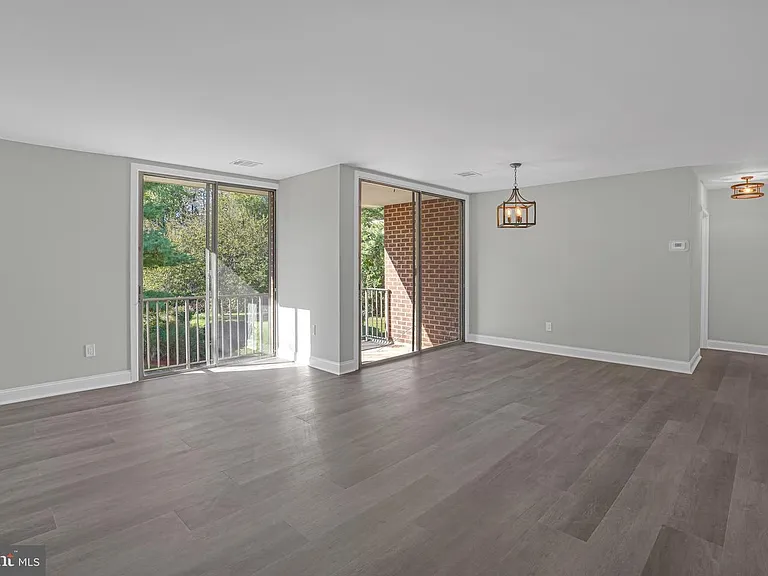 10234 Prince Pl #104 — Photo 4