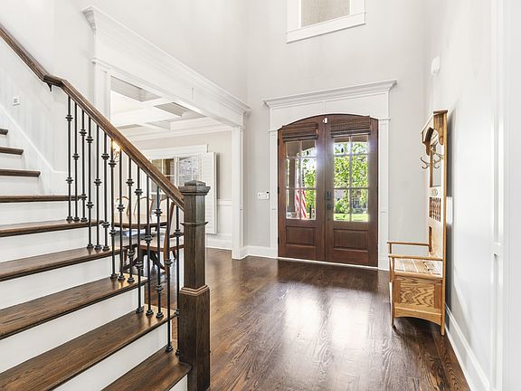 2nd image of 3328 Clovercroft Dr