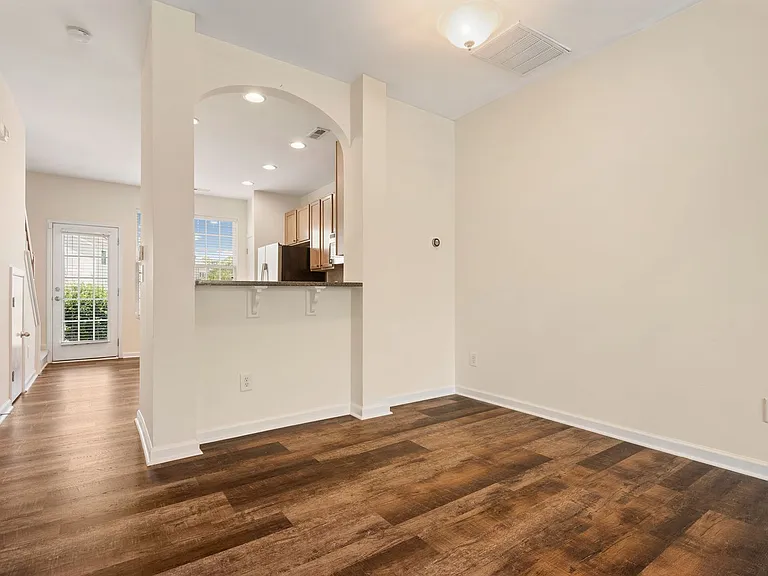 605 Cupola Dr — Photo 7