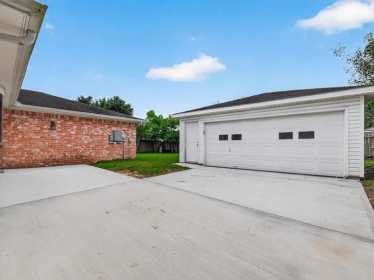 1519 Hitherfield Dr — Photo 33