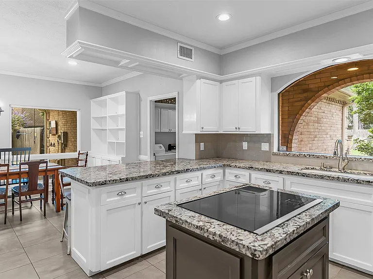 2607 Laurel Ridge Dr — Photo 16