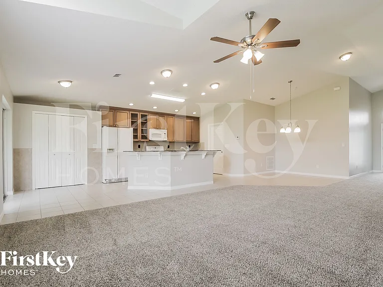 211 Oak Branch Dr — Photo 4