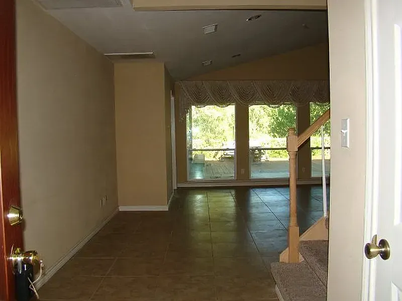 3 bed, 1777 sqft, $2,795 — Photo 4