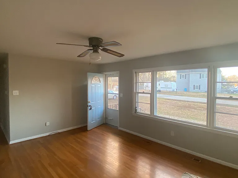 298 Eastwood Dr — Photo 8