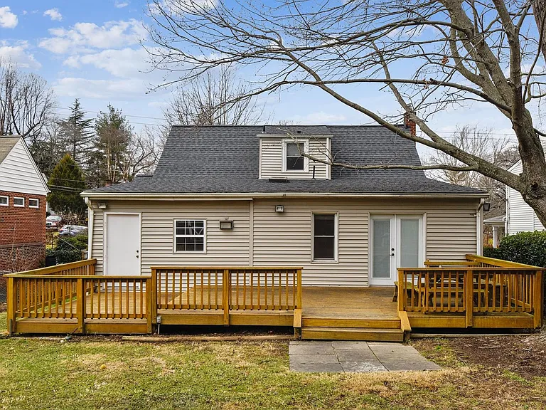 210 E Hamilton Ave — Photo 52