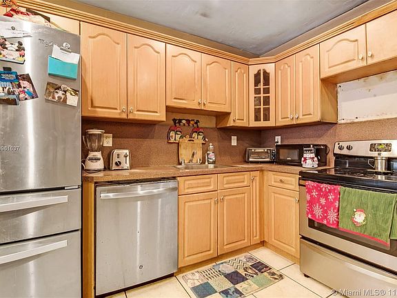3rd image of 7455 S Waterway Dr