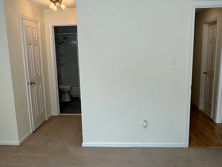 12103 Greenwood Ct #201 — Photo 33