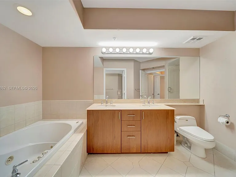 401 SW 4th Ave #203 — Photo 21