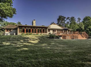 3455 Pilgrim Rd, Brookfield, WI 53005