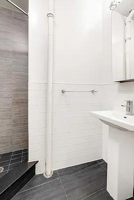 Rented by Compass | media 25